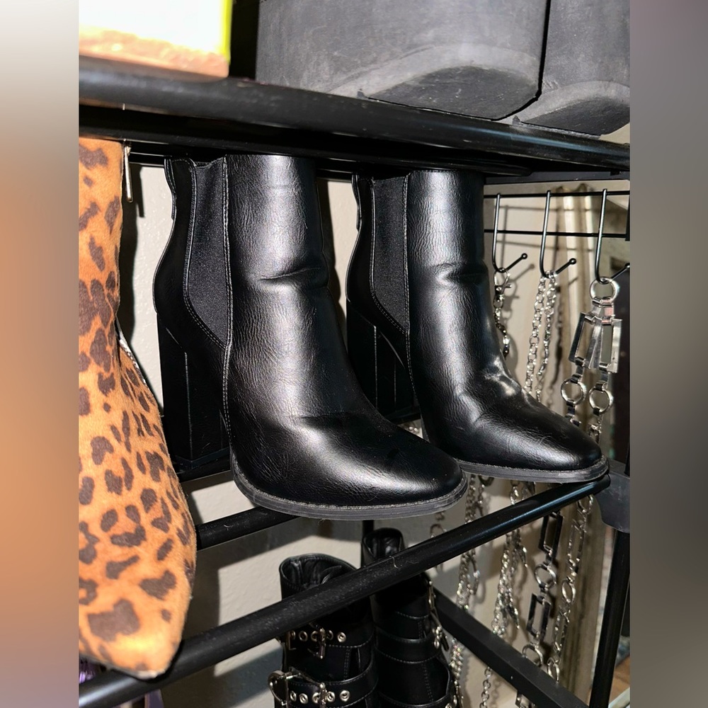 🖤2/$30 Chunky heel slip-on bootie